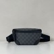 Cloni Marsupio piccolo Gucci GG Emblem Uomo 821165 nero firmate
