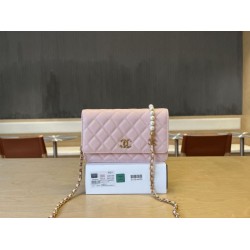 Qualità da grande Portafoglio Chanel trapuntato in caviale perlato con catena Woc Rosa Qualità da grande Portafoglio Chanel trapuntato in caviale perlato con catena Woc Rosa