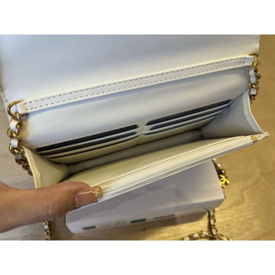 Replica di lusso Borse Portafoglio Chanel trapuntato in caviale perlato con catena Woc Bianco Imitazioni Replica Borse Portafoglio Chanel trapuntato in caviale perlato con catena Woc Bianco firmate