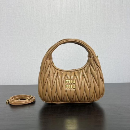 Replica di lusso Bora Pari hobo mini/piccolo Miu Miu Wander Matelasse Marrone Imitazioni Cloni Bora Pari replica hobo mini/piccolo Miu Miu Wander Matelasse Marrone firmate