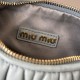 Cloni Borsa hobo mini/piccolo Miu Miu Wander Matelasse Blu firmate