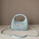 Cloni Borsa hobo mini/piccolo Miu Miu Wander Matelasse Blu firmate