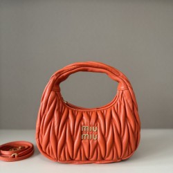 Borsa hobo mini/piccolo Miu Miu Wander Matelasse Arancia
