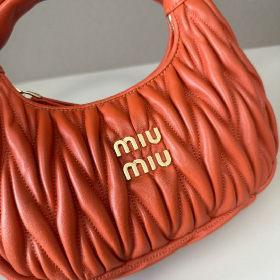 Cloni Borsa hobo mini/piccolo Miu Miu Wander Matelasse Arancia firmate
