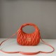 Cloni Borsa hobo mini/piccolo Miu Miu Wander Matelasse Arancia firmate