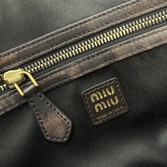 Replica di lusso Borse Imitazioni a tracolla Miu Miu Pocket con manico superiore Caffè Imitazioni Cloni Borse Imitazioni a tracolla Miu Miu Pocket con manico superiore Caffè firmate