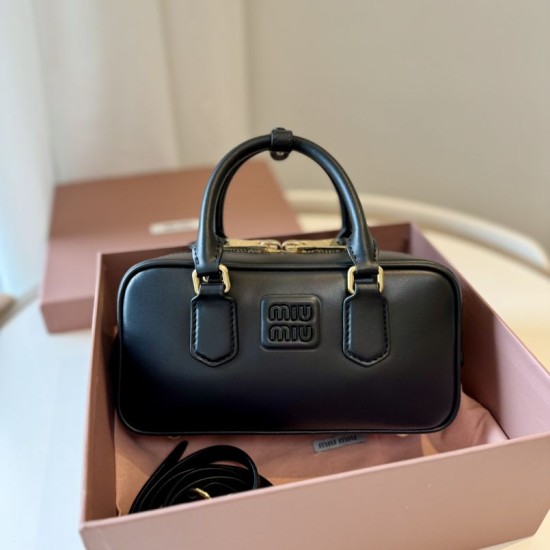 Replica di lusso Borse Alta Qualità a mano Miu Miu Arcadie 5BB142 Nero Imitazioni Cloni Borse Replica Alta Qualità a mano Miu Miu Arcadie 5BB142 Nero firmate