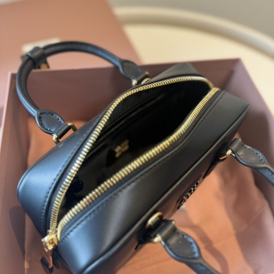 Replica di lusso Borse Alta Qualità a mano Miu Miu Arcadie 5BB142 Nero Imitazioni Cloni Borse Replica Alta Qualità a mano Miu Miu Arcadie 5BB142 Nero firmate