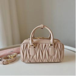 Borsa a mano Miu Miu Arcadie Matelassé Nappa 5BB142 marrone Borsa a mano Miu Miu Arcadie Matelassé Nappa 5BB142 marrone