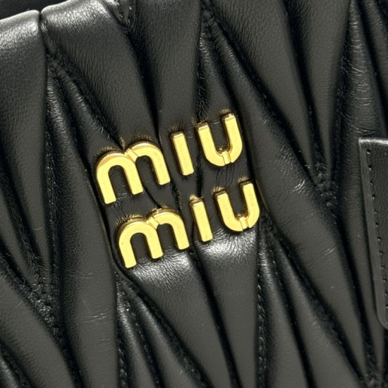Replica di lusso Borsa tote Miu Miu in pelle nappa trapuntata nera Imitazioni Cloni Borsa tote Miu Miu in pelle nappa trapuntata nera firmate