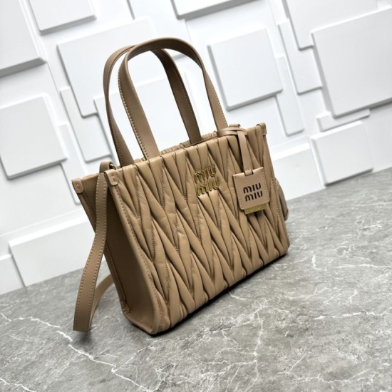 Cloni Borsa tote Miu Miu in pelle nappa trapuntata marrone firmate