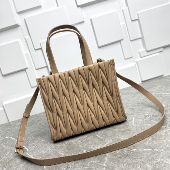 Cloni Borsa tote Miu Miu in pelle nappa trapuntata marrone firmate