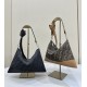 Replica di lusso Borsa a tracolla Hobo Fendi Fendigraphy Nero Imitazioni Cloni Borsa a tracolla Hobo Fendi Fendigraphy Nero firmate