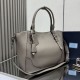 Replica di lusso Borsa tote grande Prada 1BG602 Grigia Imitazioni Cloni Borsa tote grande Prada 1BG602 Grigia firmate