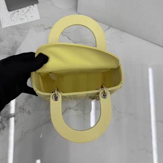 Replica di lusso Borsa Dior Lady Dior Piccolo Cannage Gialla Imitazioni Cloni Borsa Dior Lady Dior Piccolo Cannage Gialla firmate