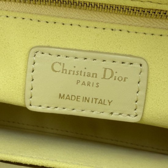 Replica di lusso Borsa Dior Lady Dior Piccolo Cannage Gialla Imitazioni Cloni Borsa Dior Lady Dior Piccolo Cannage Gialla firmate