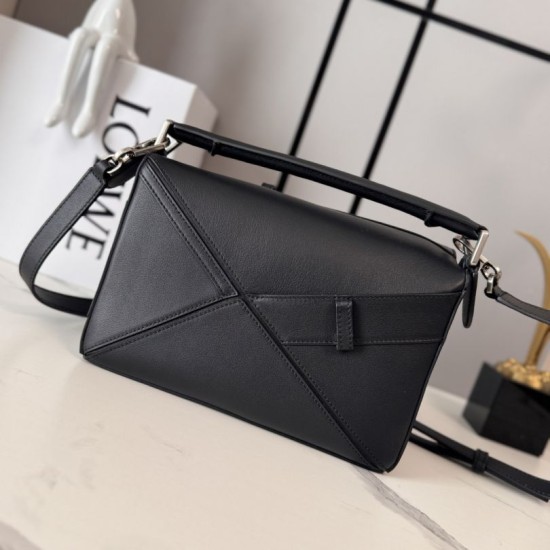 Replica di lusso Borsa Piccola Loewe Panta Puzzle nera Imitazioni Cloni Borsa Piccola Loewe Panta Puzzle nera firmate