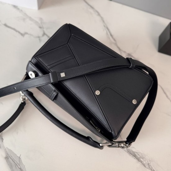 Replica di lusso Borsa Piccola Loewe Panta Puzzle nera Imitazioni Cloni Borsa Piccola Loewe Panta Puzzle nera firmate
