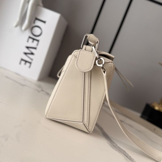 Replica di lusso Borse Piccola Loewe Panta Puzzle Beige Imitazioni Cloni Borse Replica Piccola Loewe Panta Puzzle Beige firmate