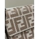 Replica di lusso Portafoglio Fendi con catena, modello Baguette in tessuto jacquard FF marrone Imitazioni Cloni Portafoglio Fendi con catena, modello Baguette in tessuto jacquard FF marrone firmate
