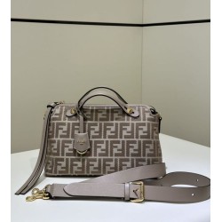 Borsa a mano media Fendi By The Way morbida marrone Borsa a mano media Fendi By The Way morbida marrone
