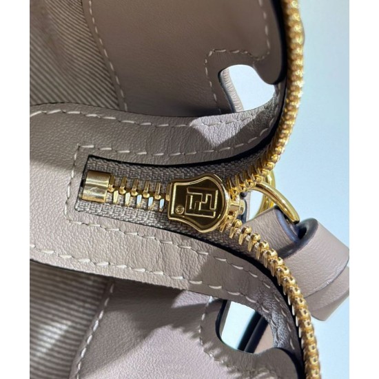 Replica di lusso Borsa a mano media Fendi By The Way morbida marrone Imitazioni Cloni Borsa a mano media Fendi By The Way morbida marrone firmate