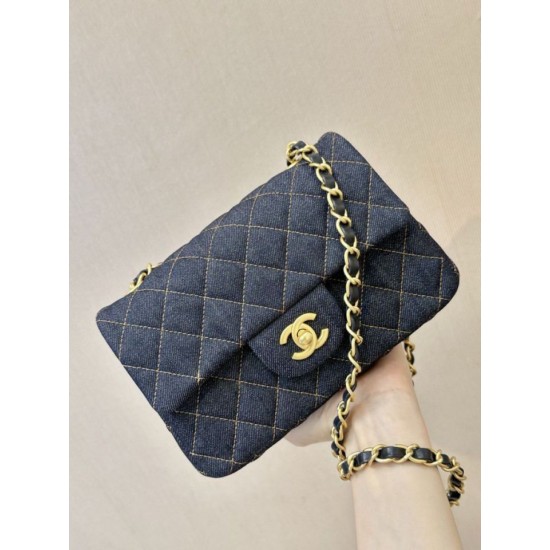 Replica di lusso Borsa a tracolla Chanel mini flap denim trapuntato A69900 blu Imitazioni Cloni Borsa a tracolla Chanel mini flap denim trapuntato A69900 blu firmate