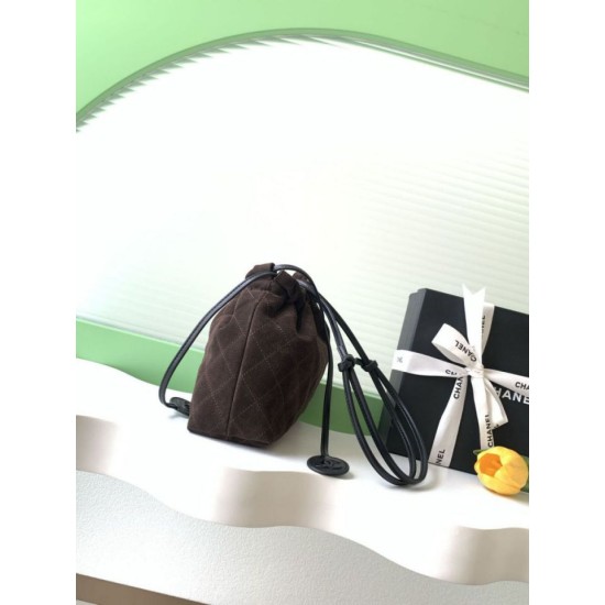 Replica di lusso Imitazioni borse griffate a secchiello/hobo Chanel trapuntata con coulisse scamosciata AS5227 Caffè Imitazioni Cloni Imitazioni borse griffate a secchiello/hobo Chanel trapuntata con coulisse scamosciata AS5227 Caffè firmate