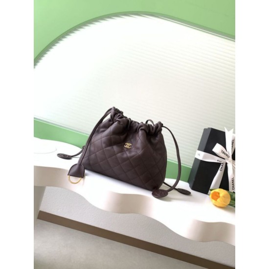 Replica di lusso Borse Imitazioni a secchiello trapuntata con coulisse Chanel AS5227 marrone Imitazioni Cloni Borse Imitazioni a secchiello trapuntata con coulisse Chanel AS5227 marrone firmate