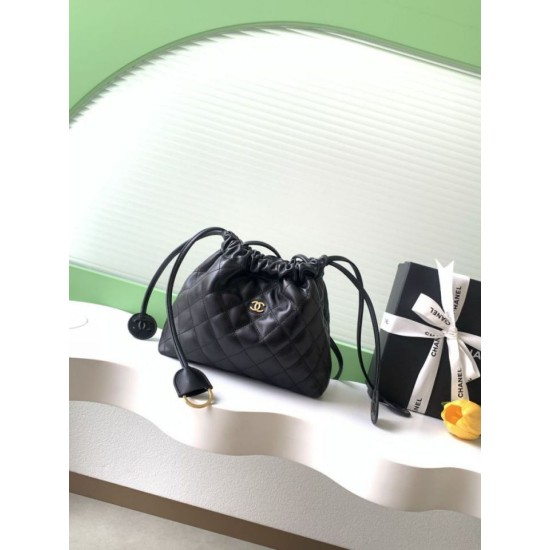 Replica di lusso Imitazioni borse griffate a secchiello trapuntata con coulisse Chanel AS5227 Nero Imitazioni Cloni Imitazioni borse griffate a secchiello trapuntata con coulisse Chanel AS5227 Nero firmate