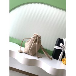 Borsa a secchiello trapuntata con coulisse Chanel AS5227 albicocca Borsa a secchiello trapuntata con coulisse Chanel AS5227 albicocca