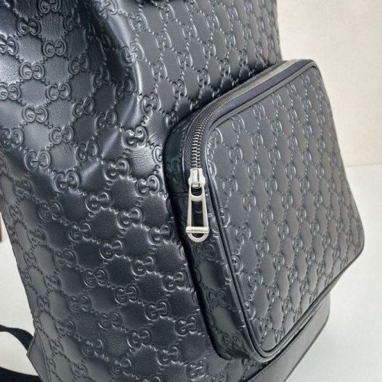 Replica di lusso Zaino medio da uomo Gucci con emblema GG 854750 Nero Imitazioni Cloni Zaino medio da uomo Gucci con emblema GG 854750 Nero firmate