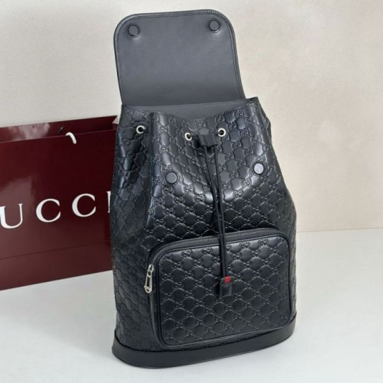 Replica di lusso Zaino medio da uomo Gucci con emblema GG 854750 Nero Imitazioni Cloni Zaino medio da uomo Gucci con emblema GG 854750 Nero firmate