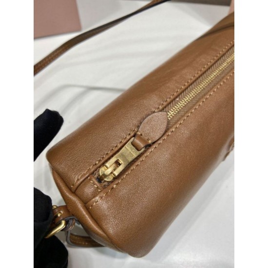Replica di lusso Pochette compatta in nappa Miu Miu 5NE851 Marrone Imitazioni Cloni Pochette compatta in nappa Miu Miu 5NE851 Marrone firmate