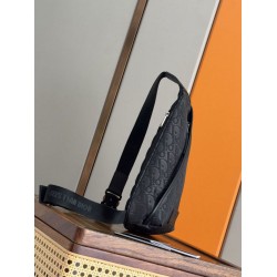Borsa a tracolla Dior Trek con cerniera Dior Oblique nylon nero Borsa a tracolla Dior Trek con cerniera Dior Oblique nylon nero