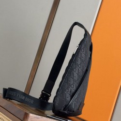 Cloni Borsa a tracolla Dior Trek con cerniera Dior Oblique nylon nero firmate