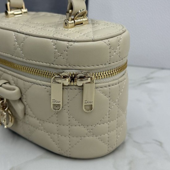 Replica di lusso Beauty case Dior Lady Dior Micro Albicocca Imitazioni Cloni Beauty case Dior Lady Dior Micro Albicocca firmate