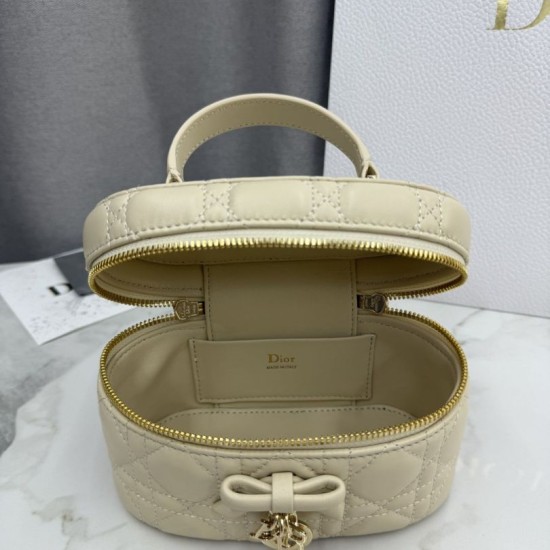 Replica di lusso Beauty case Dior Lady Dior Micro Albicocca Imitazioni Cloni Beauty case Dior Lady Dior Micro Albicocca firmate
