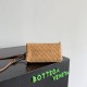 Cloni Pouch Bottega Veneta Concerto camoscio intrecciato Marrone firmate
