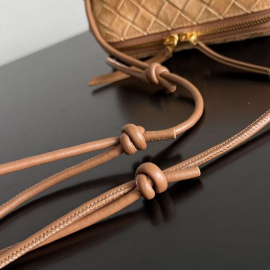 Cloni Pouch Bottega Veneta Concerto camoscio intrecciato Marrone firmate