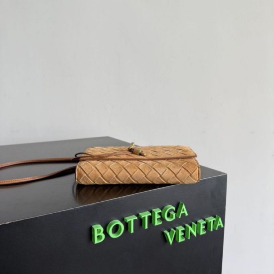 Replica di lusso Pochette Bottega Veneta Andiamo scamosciata Marrone Imitazioni Cloni Pochette Bottega Veneta Andiamo scamosciata Marrone firmate