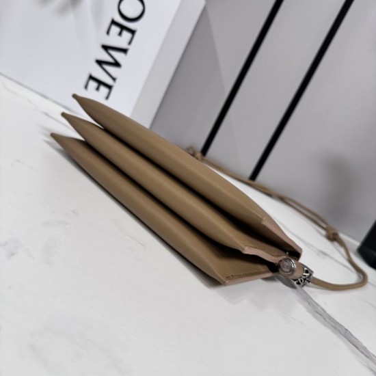 Replica di lusso Borsa Loewe Joya Pouch Nappa marrone Imitazioni Cloni Borsa Loewe Joya Pouch Nappa marrone firmate