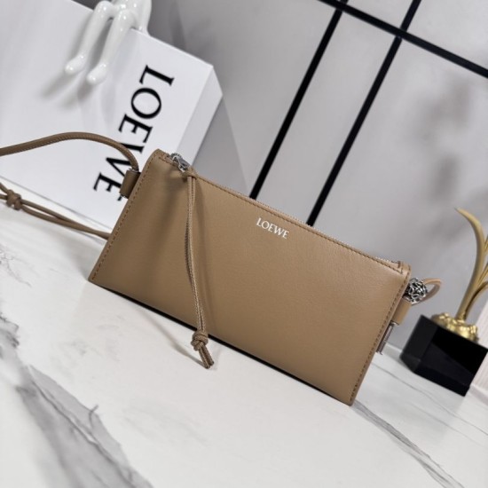 Replica di lusso Borsa Loewe Joya Pouch Nappa marrone Imitazioni Cloni Borsa Loewe Joya Pouch Nappa marrone firmate