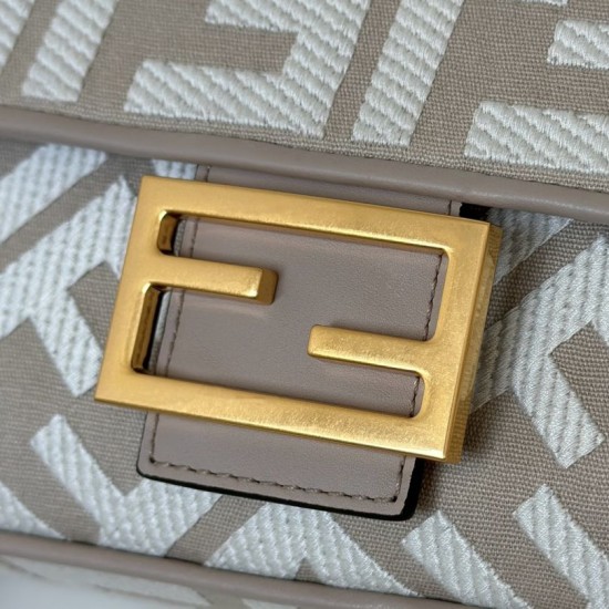 Replica di lusso Borse a tracolla classica Fendi Baguette FF ricamato grigio Imitazioni Cloni Borse Replica a tracolla classica Fendi Baguette FF ricamato grigio firmate