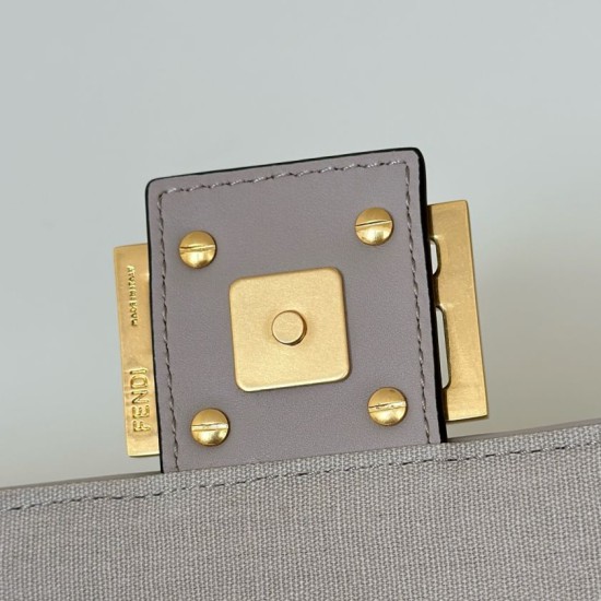 Replica di lusso Borse a tracolla classica Fendi Baguette FF ricamato grigio Imitazioni Cloni Borse Replica a tracolla classica Fendi Baguette FF ricamato grigio firmate