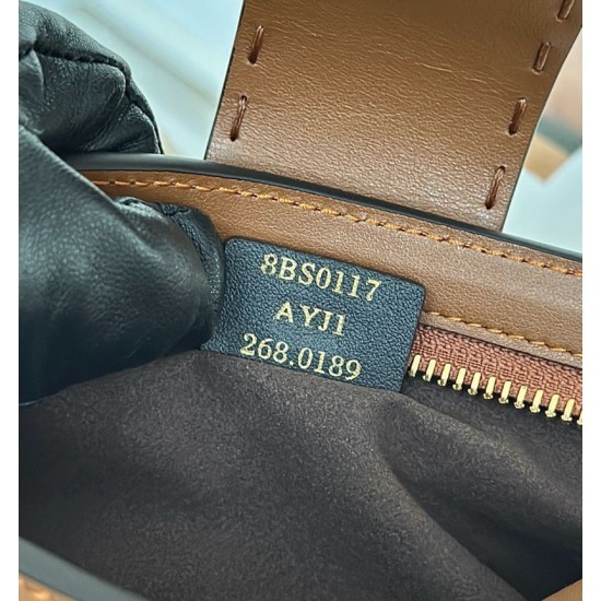 Replica di lusso Borsa Fendi Baby B marrone Imitazioni Cloni Borsa Fendi Baby B marrone firmate