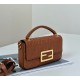 Replica di lusso Borse Firmate Fendi Baguette con manico superiore e logo FF impresso marrone Imitazioni Cloni Borse Firmate Replica Fendi Baguette con manico superiore e logo FF impresso marrone firmate