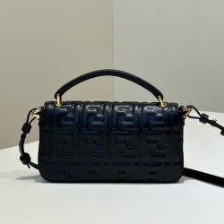 Replica di lusso Borsa 1:1 Fendi Baguette con manico superiore e logo FF impresso Nero Imitazioni Cloni Borsa Replica Fendi Baguette con manico superiore e logo FF impresso Nero firmate