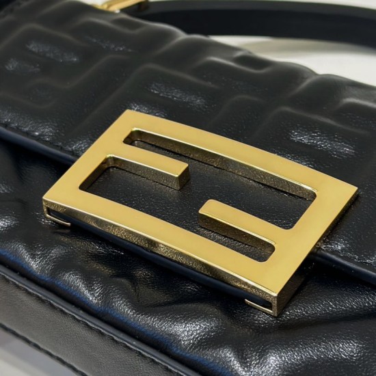 Replica di lusso Borsa 1:1 Fendi Baguette con manico superiore e logo FF impresso Nero Imitazioni Cloni Borsa Replica Fendi Baguette con manico superiore e logo FF impresso Nero firmate