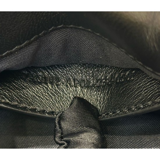 Replica di lusso Borsa 1:1 Fendi Baguette con manico superiore e logo FF impresso Nero Imitazioni Cloni Borsa Replica Fendi Baguette con manico superiore e logo FF impresso Nero firmate